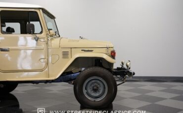 Toyota-Land-Cruiser-1982-SUV-30