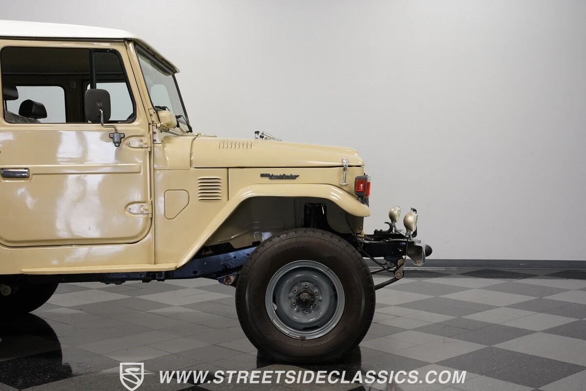 Toyota-Land-Cruiser-1982-SUV-30