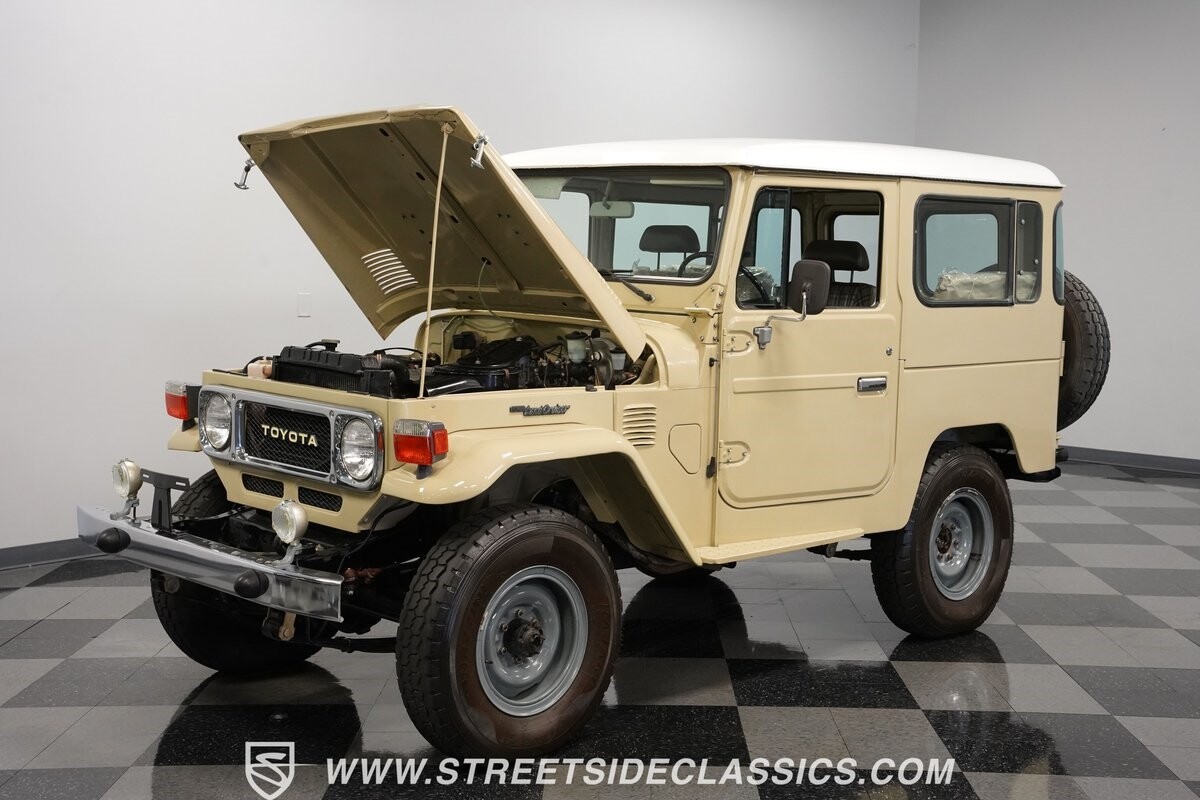 Toyota-Land-Cruiser-1982-SUV-31