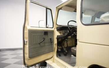 Toyota-Land-Cruiser-1982-SUV-36