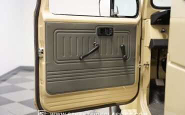 Toyota-Land-Cruiser-1982-SUV-37