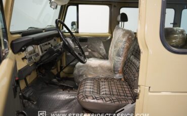 Toyota-Land-Cruiser-1982-SUV-38