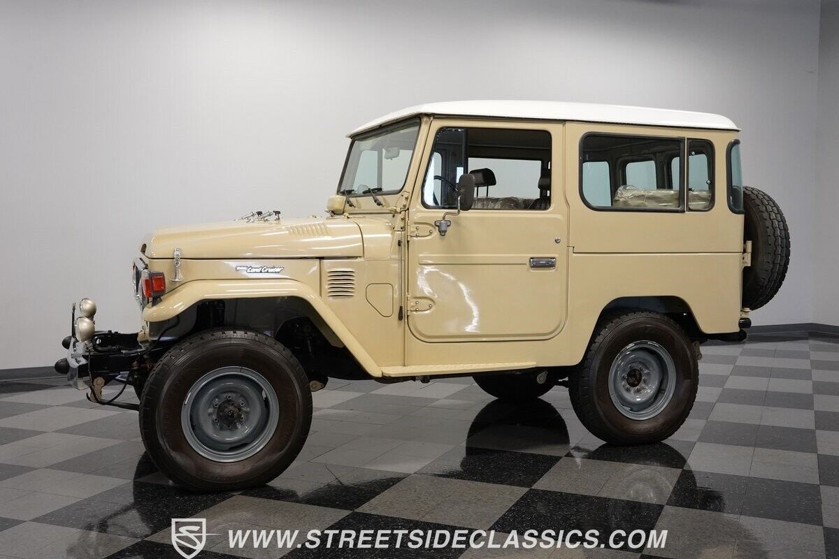 Toyota-Land-Cruiser-1982-SUV-6