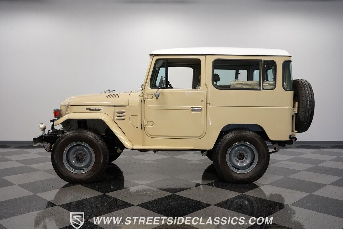 Toyota-Land-Cruiser-1982-SUV-7