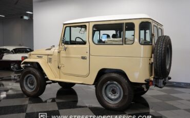 Toyota-Land-Cruiser-1982-SUV-8