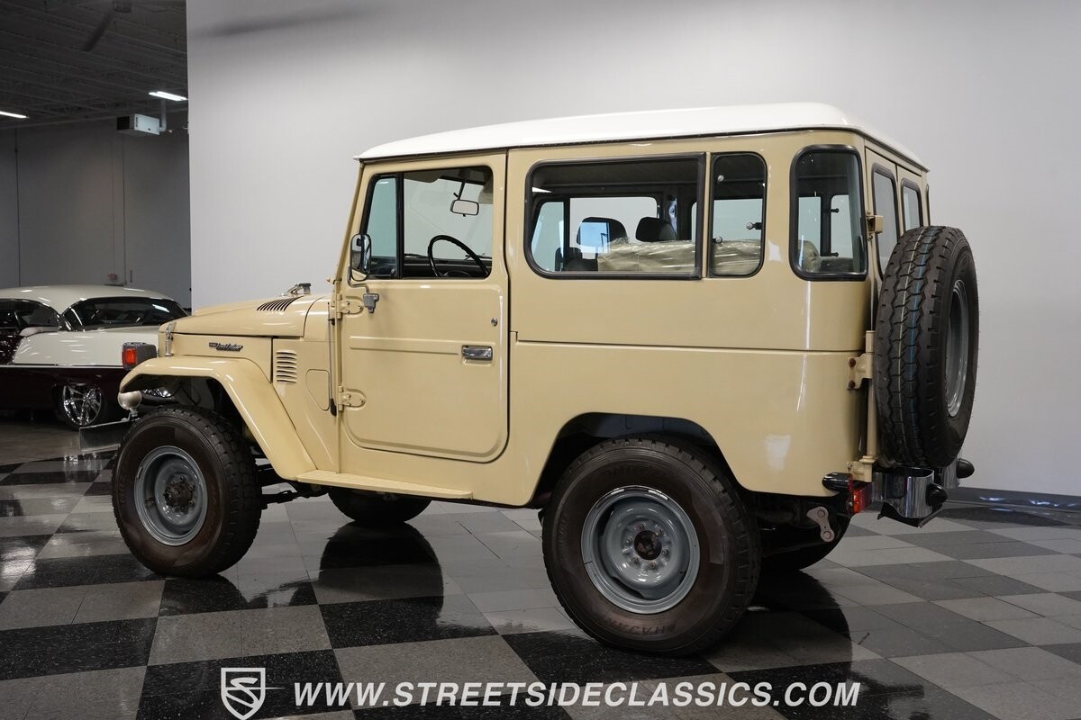 Toyota-Land-Cruiser-1982-SUV-8