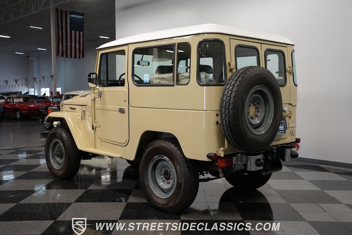 Toyota-Land-Cruiser-1982-SUV-9