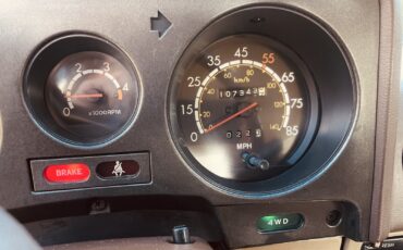 Toyota-Land-Cruiser-1983-SUV-1