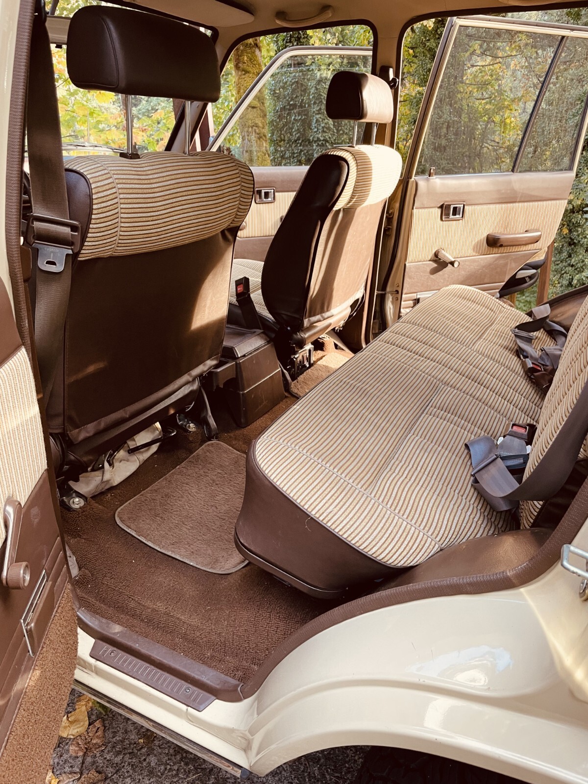 Toyota-Land-Cruiser-1983-SUV-12