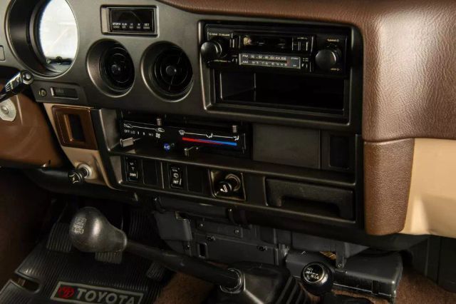 Toyota-Land-Cruiser-1988-SUV-20