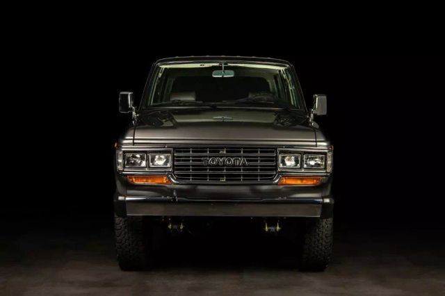 Toyota-Land-Cruiser-1988-SUV-4