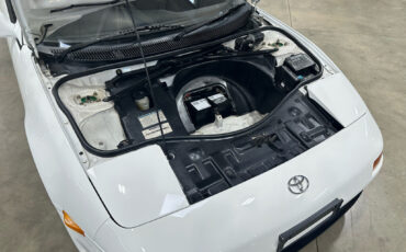 Toyota-MR2-1993-Coupe-11