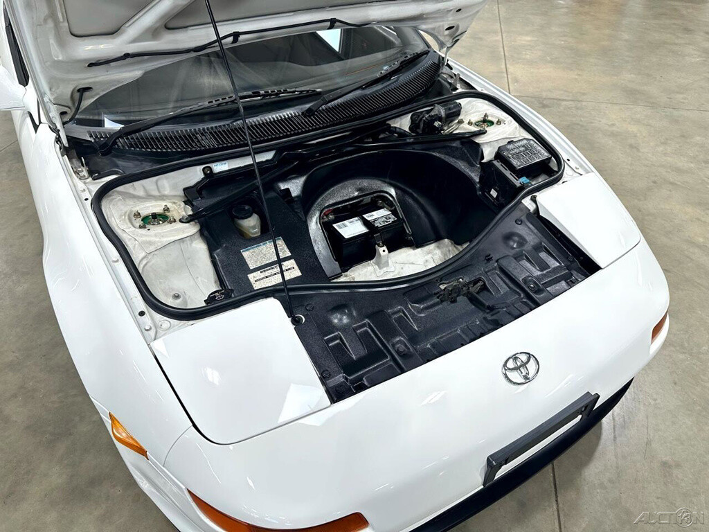 Toyota-MR2-1993-Coupe-11