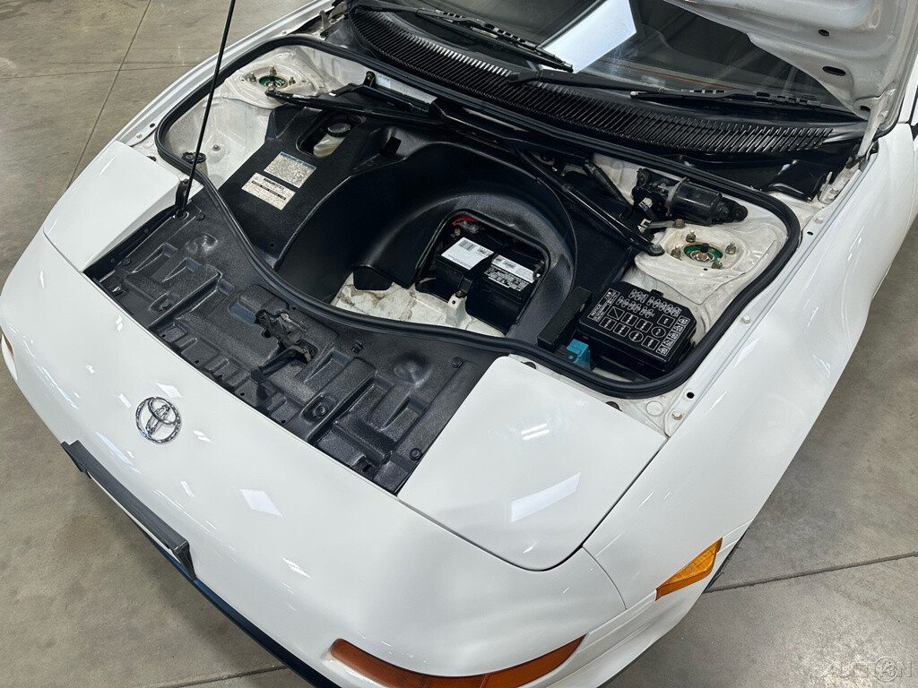Toyota-MR2-1993-Coupe-12