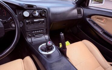 Toyota-MR2-1993-Coupe-16