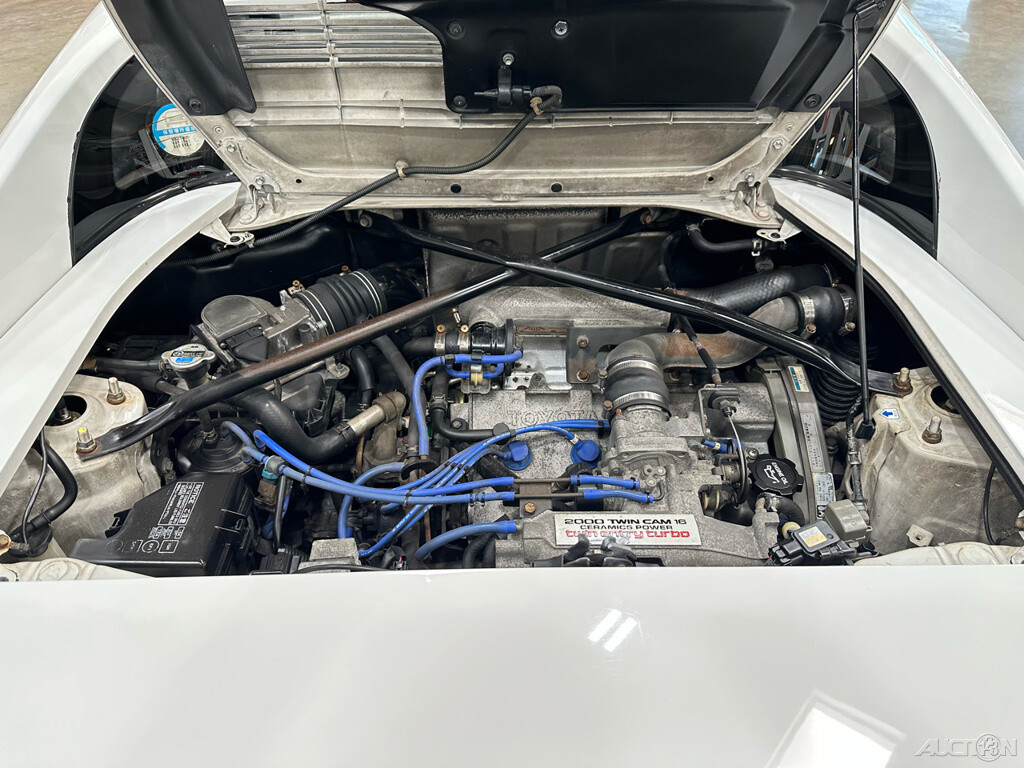 Toyota-MR2-1993-Coupe-17