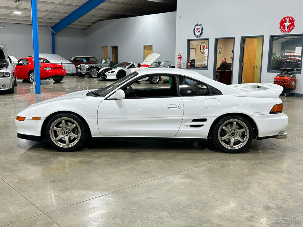 Toyota-MR2-1993-Coupe-3