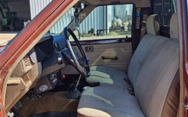 Toyota-Pickup-1985-10