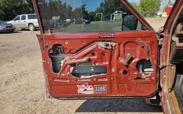 Toyota-Pickup-1985-17