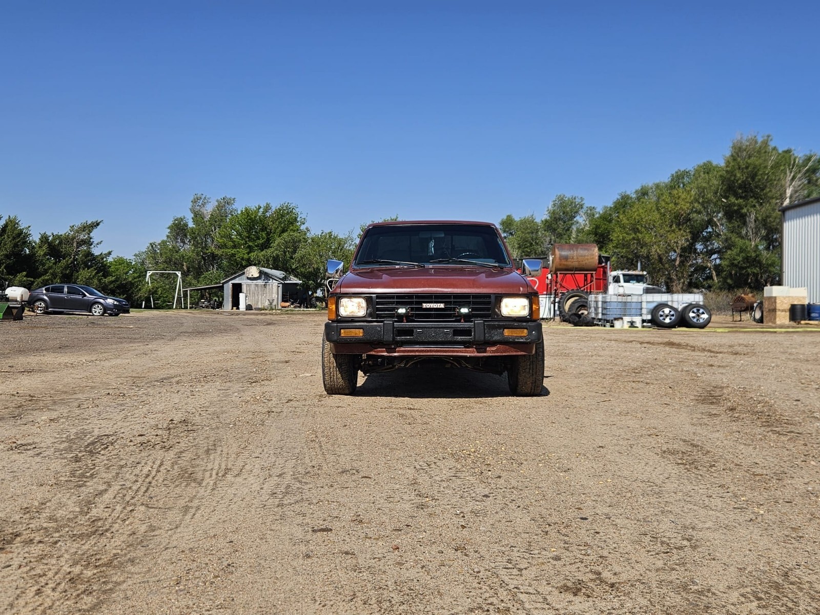 Toyota-Pickup-1985-3