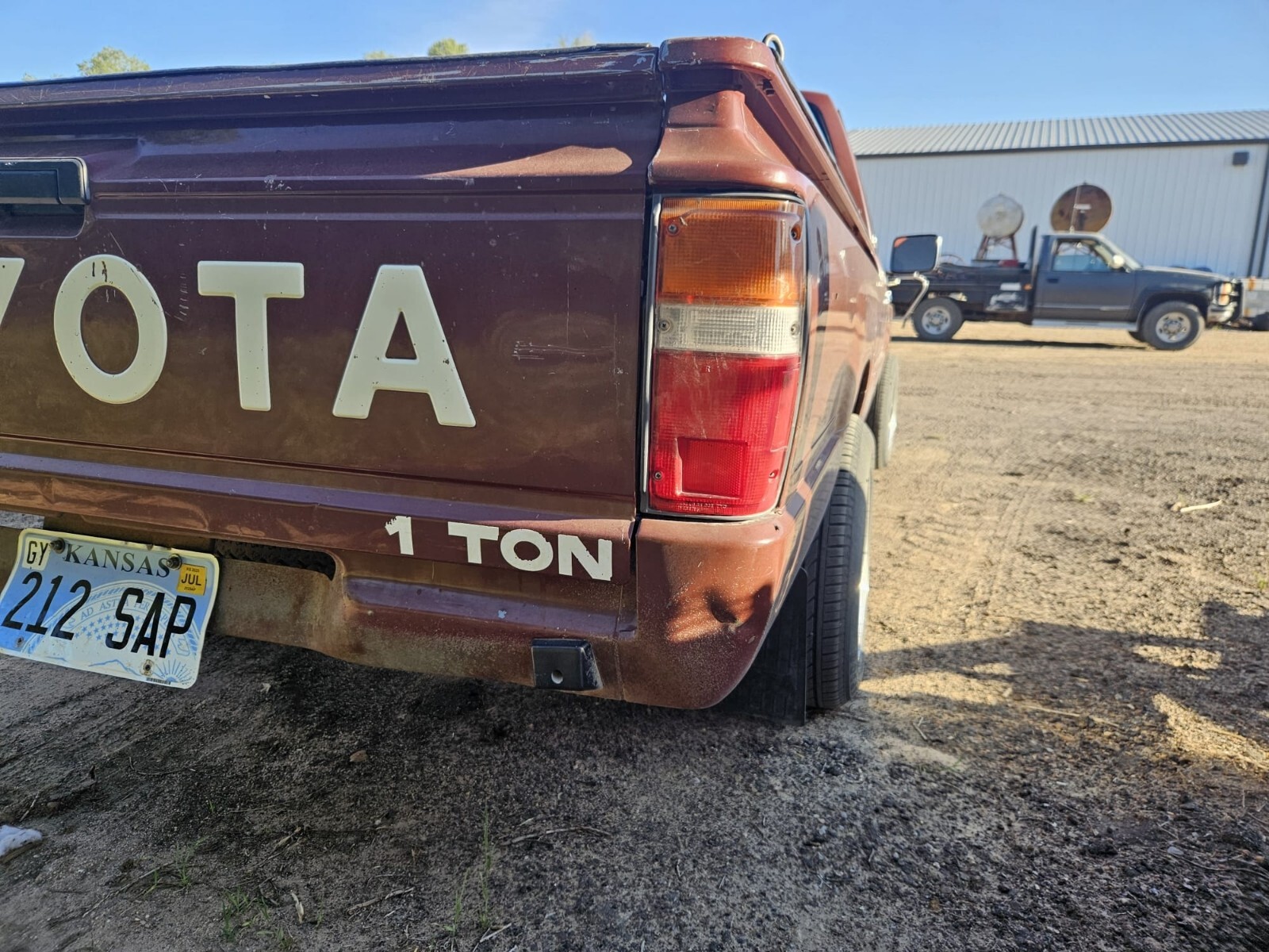 Toyota-Pickup-1985-4