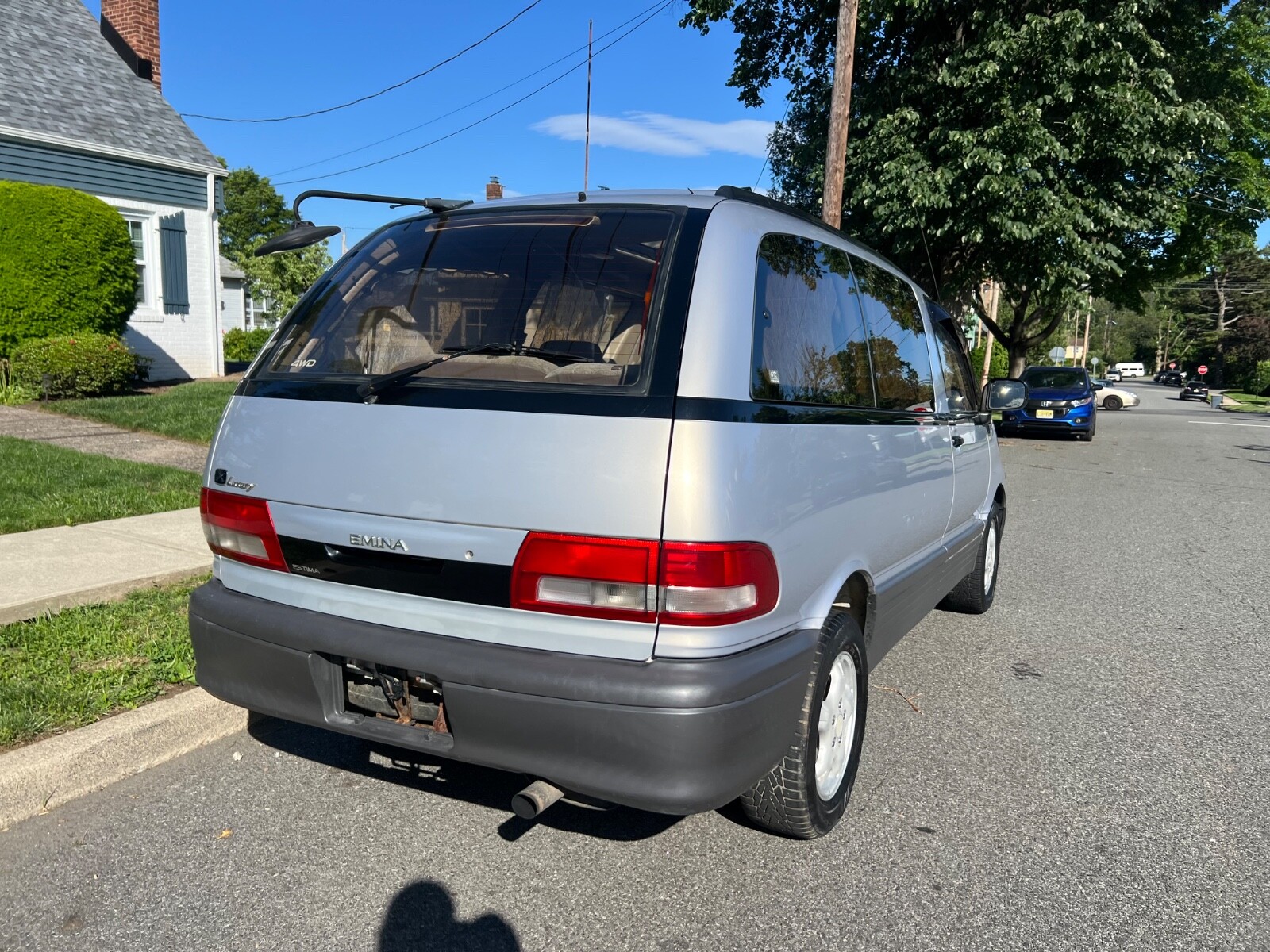 Toyota-Previa-1900-Minivan-11