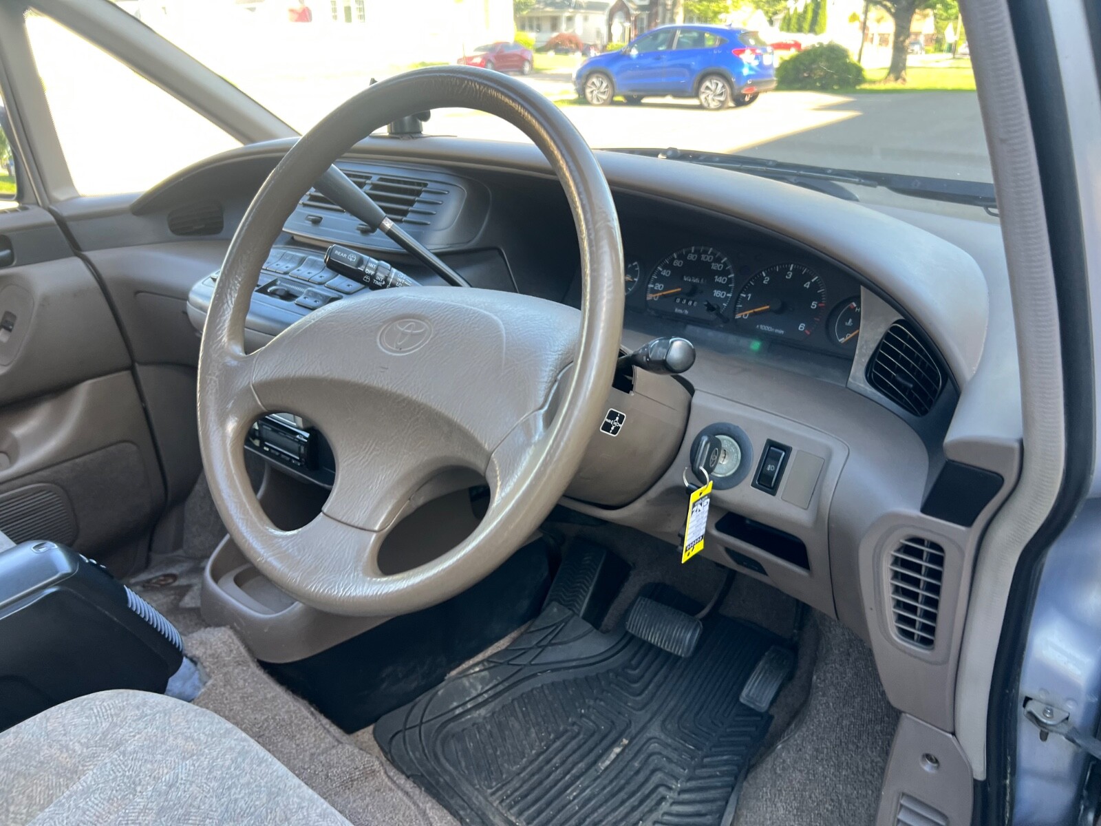 Toyota-Previa-1900-Minivan-18