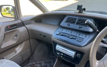 Toyota-Previa-1900-Minivan-19