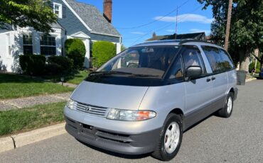 Toyota-Previa-1900-Minivan-2