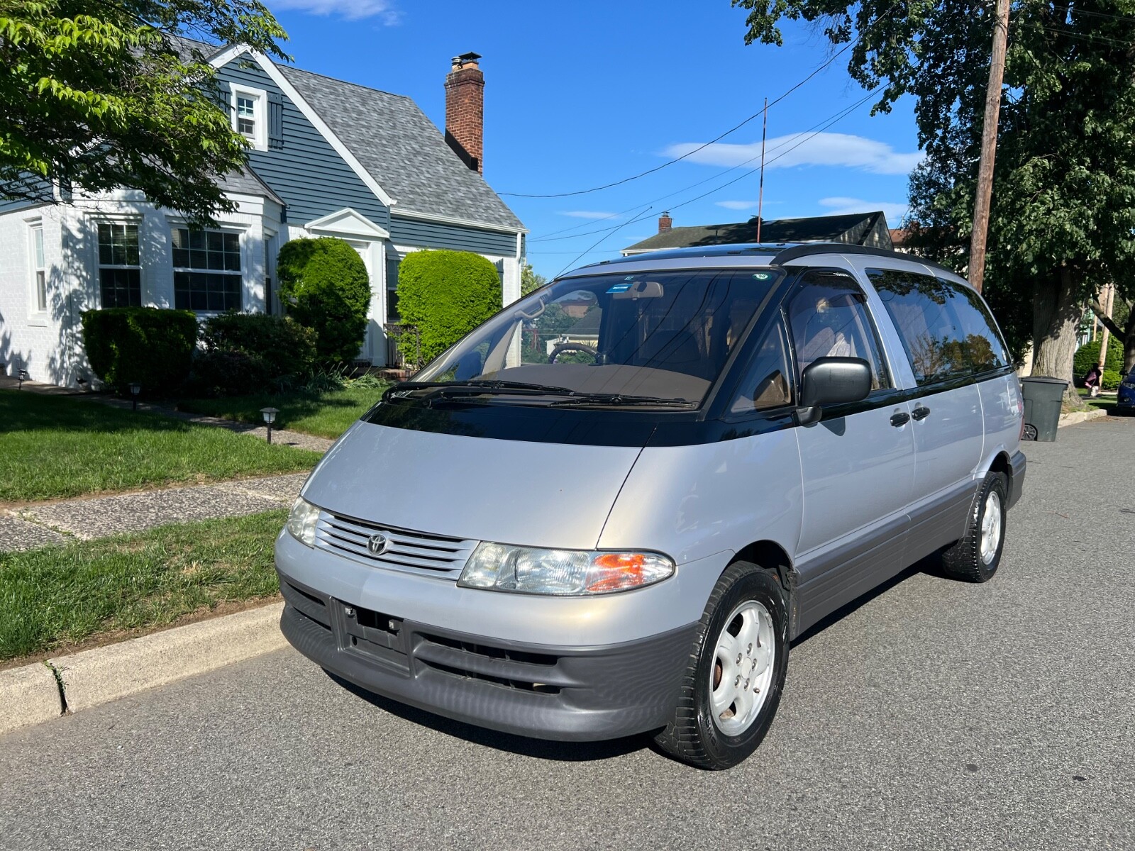 Toyota-Previa-1900-Minivan-2