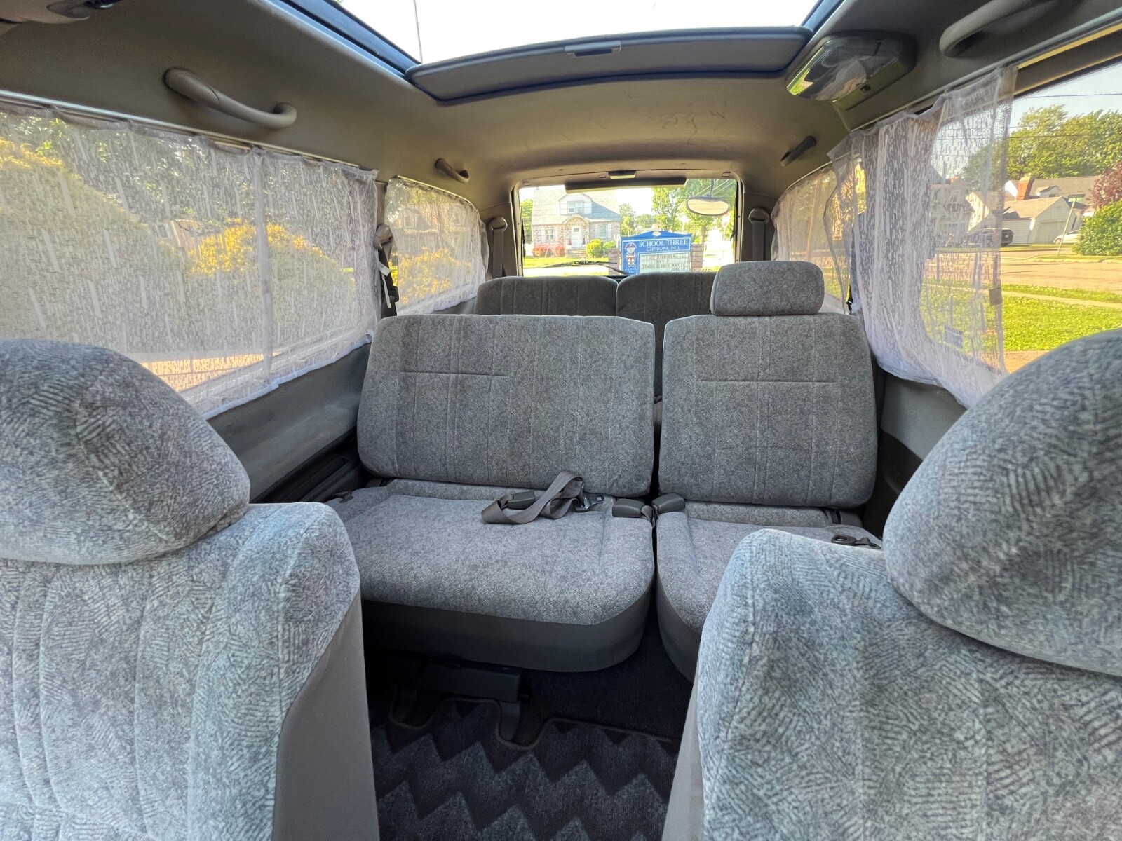 Toyota-Previa-1900-Minivan-26