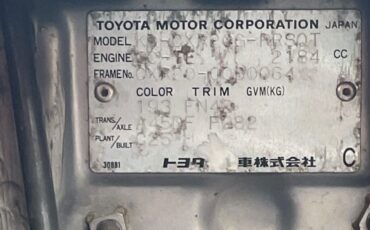 Toyota-Previa-1900-Minivan-27