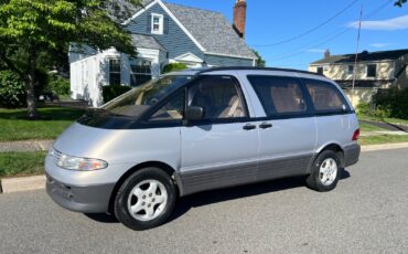 Toyota-Previa-1900-Minivan-3