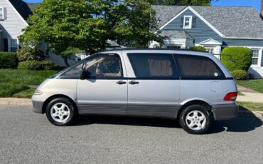 Toyota-Previa-1900-Minivan-4