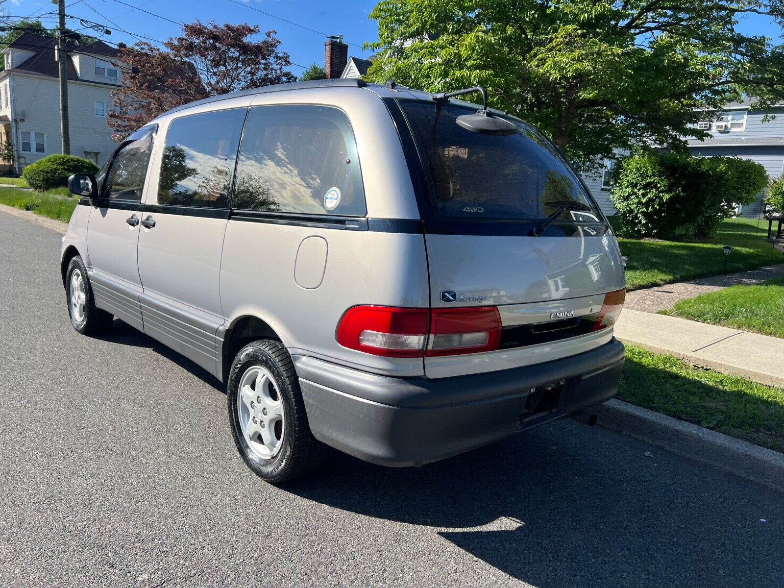 Toyota-Previa-1900-Minivan-6