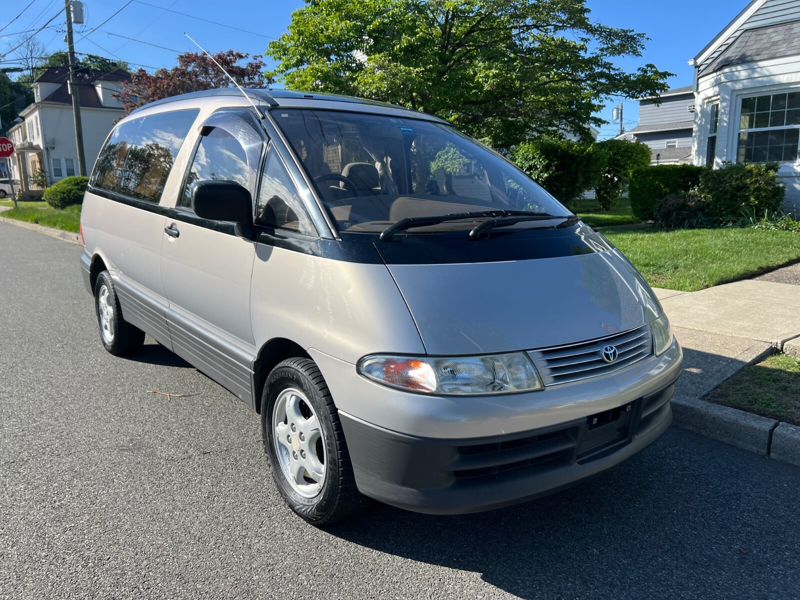 Toyota-Previa-1900-Minivan-7