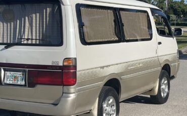 Toyota-Super-Custom-1994-Minivan-10