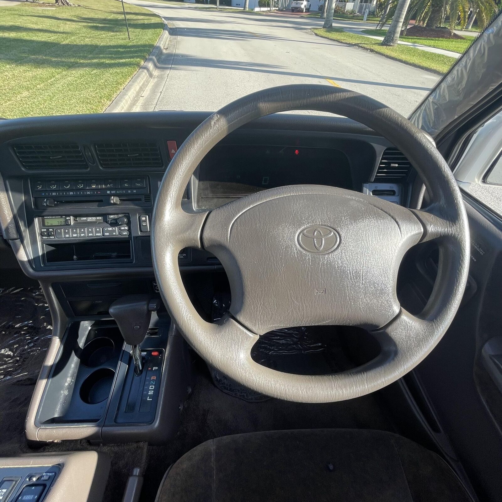 Toyota-Super-Custom-1994-Minivan-18