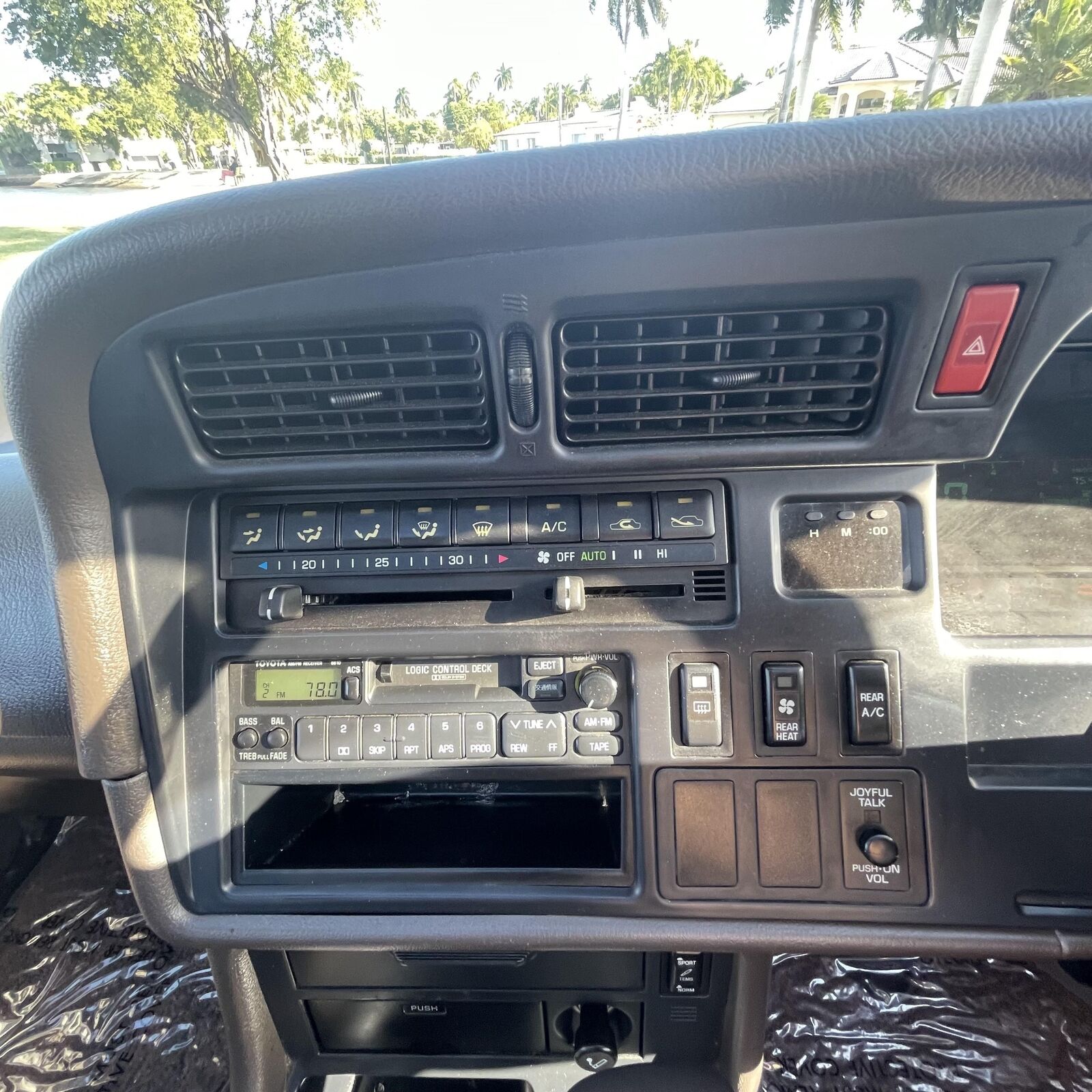 Toyota-Super-Custom-1994-Minivan-23