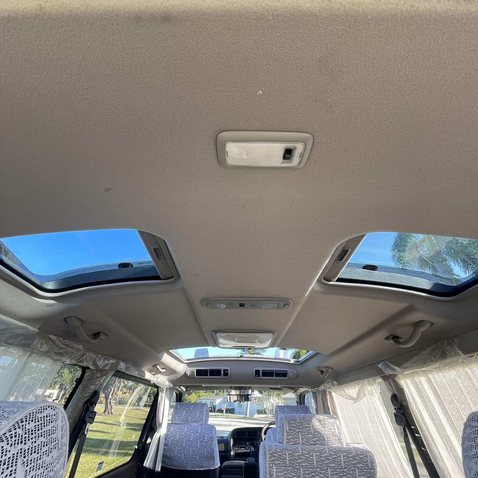 Toyota-Super-Custom-1994-Minivan-32