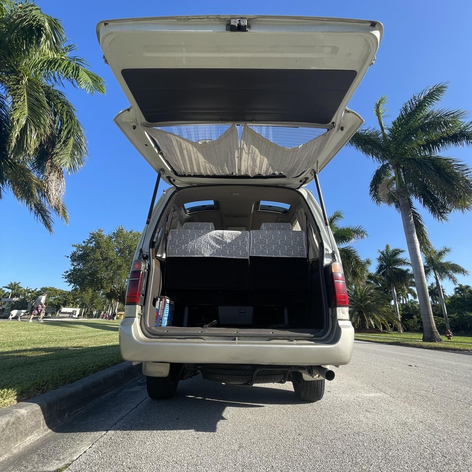 Toyota-Super-Custom-1994-Minivan-35