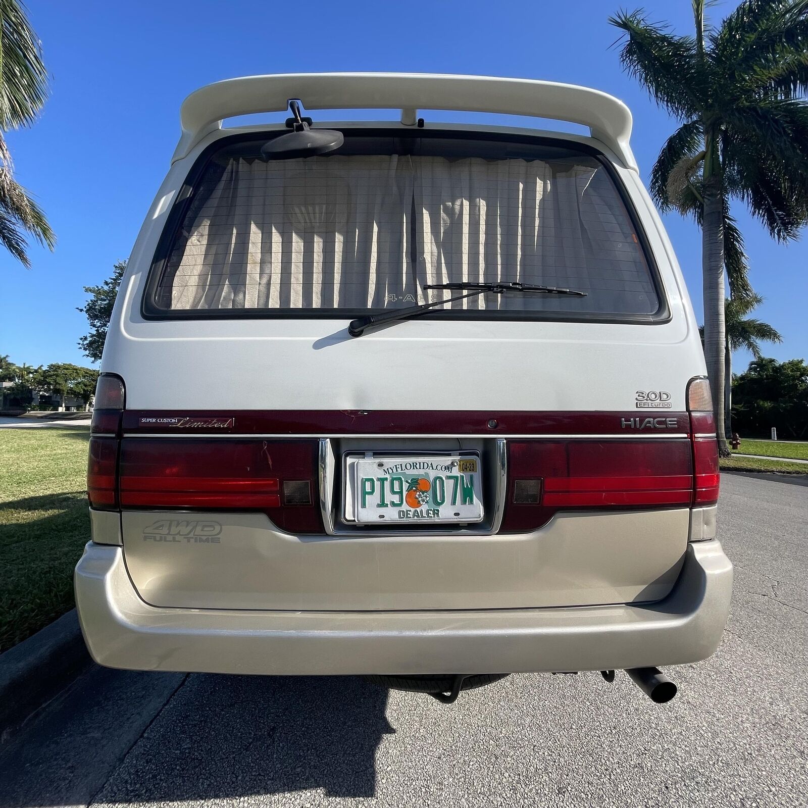 Toyota-Super-Custom-1994-Minivan-37