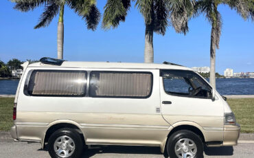 Toyota-Super-Custom-1994-Minivan