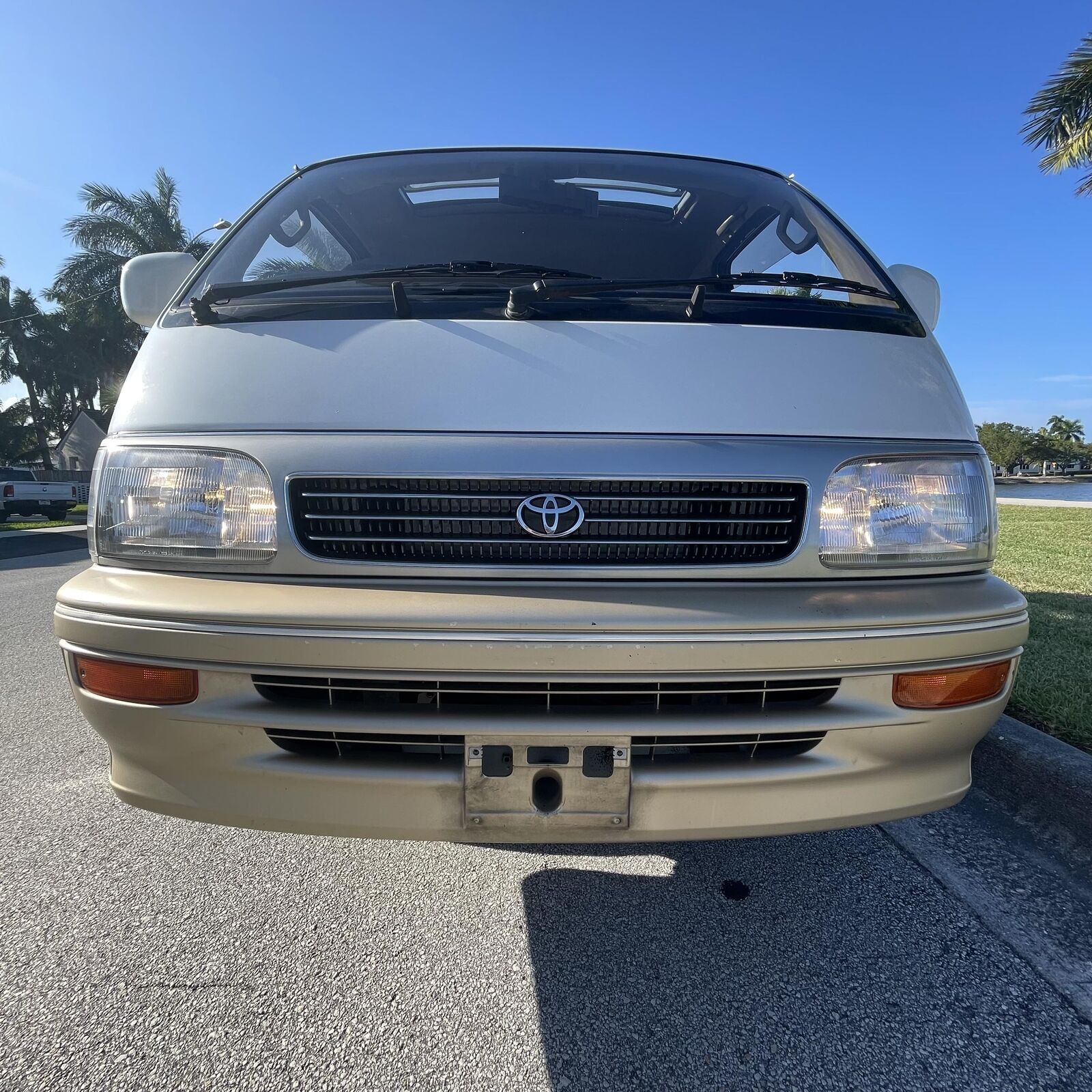 Toyota-Super-Custom-1994-Minivan-38
