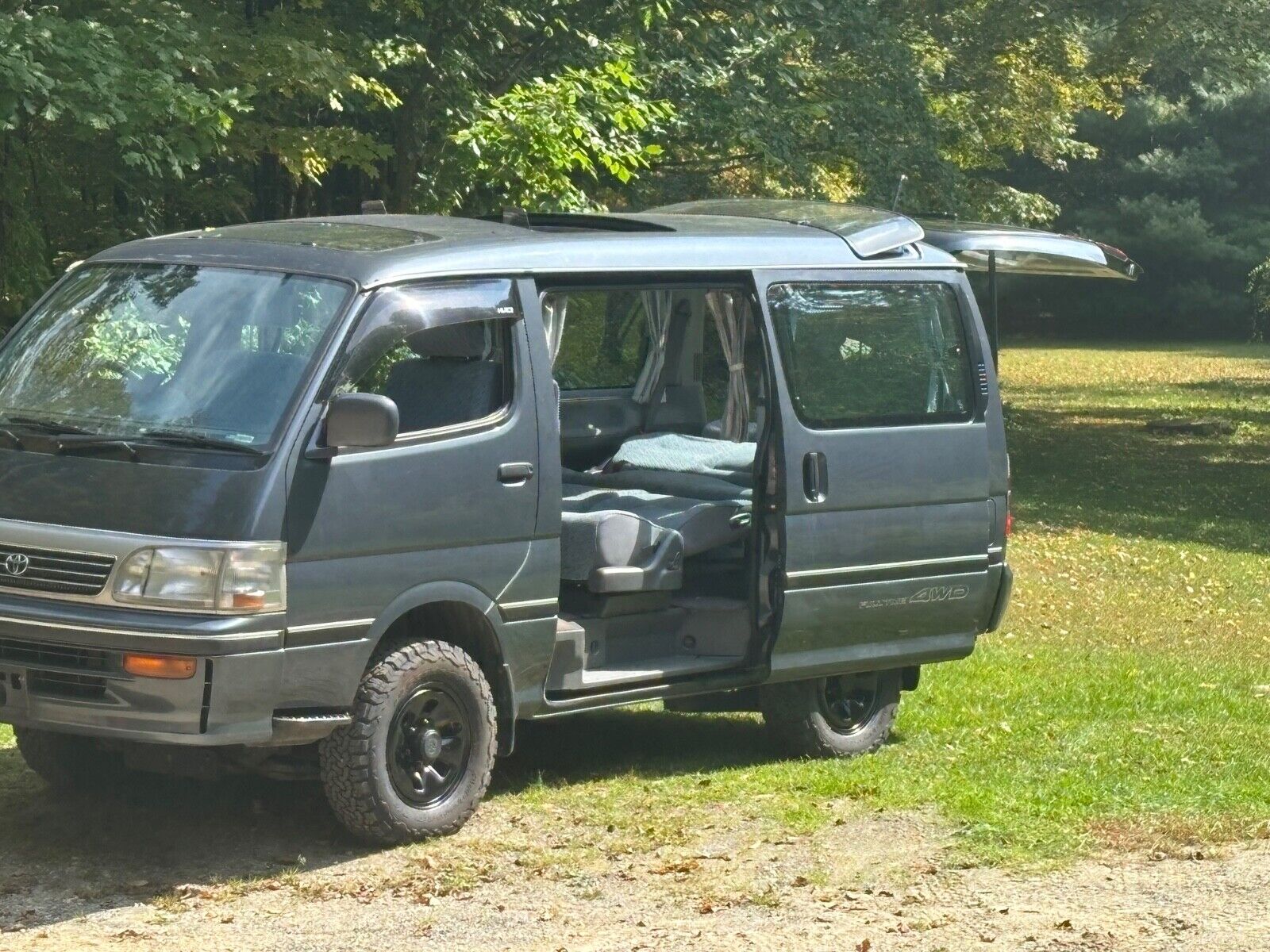 Toyota-Super-Custom-1995-van-1