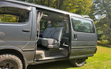 Toyota-Super-Custom-1995-van-11