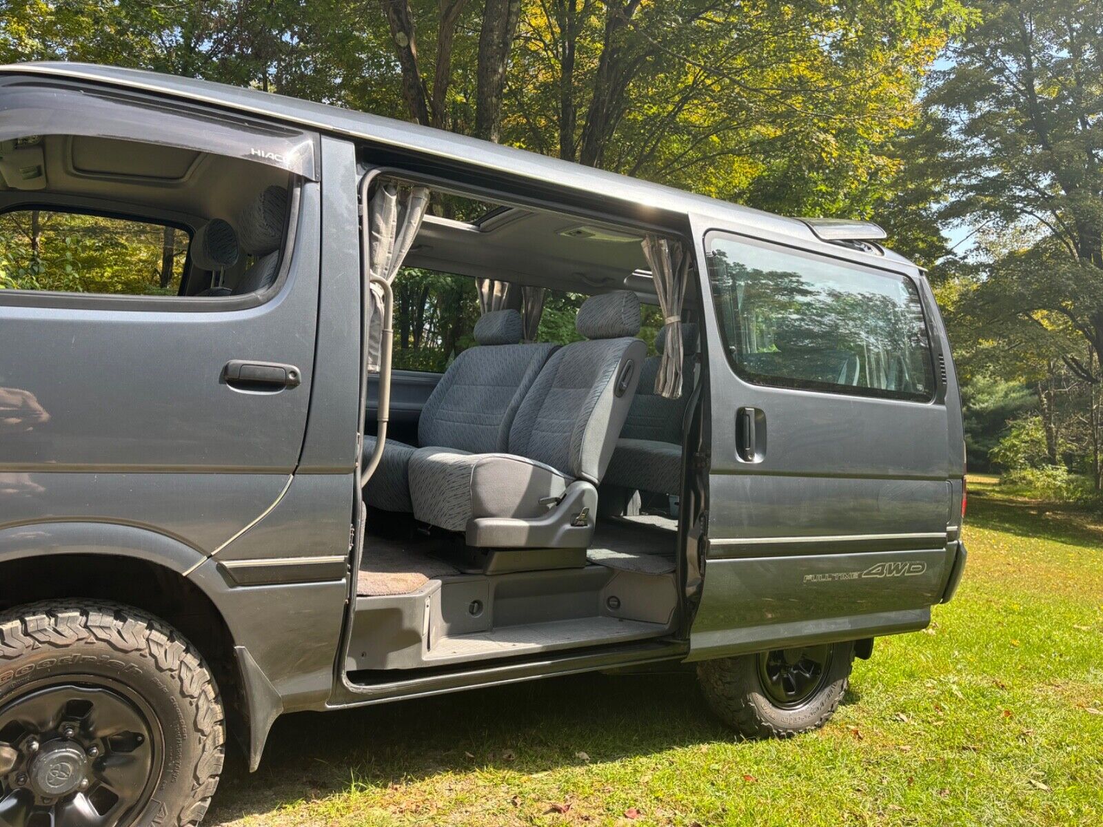 Toyota-Super-Custom-1995-van-11