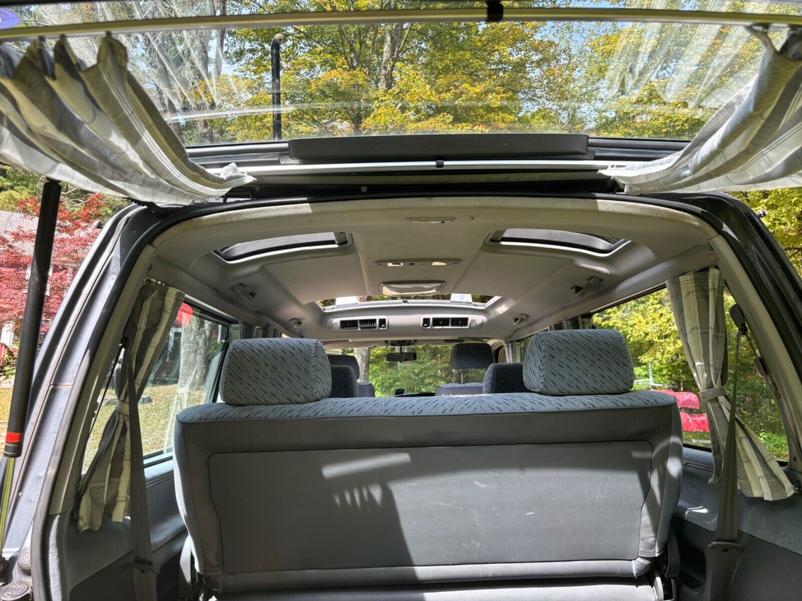 Toyota-Super-Custom-1995-van-12