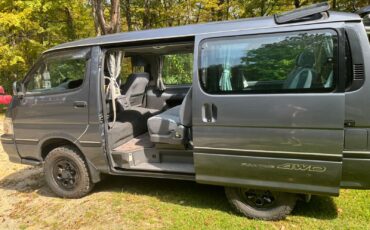 Toyota-Super-Custom-1995-van-2