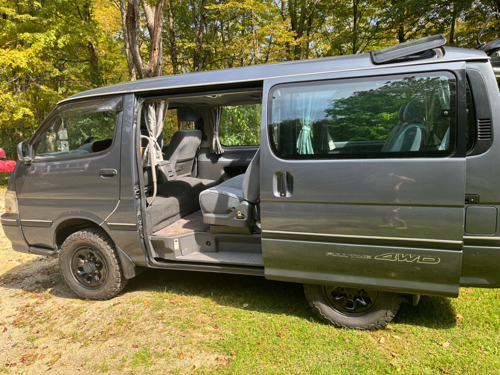 Toyota-Super-Custom-1995-van-2